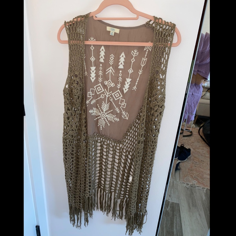 Crochet sleeveless kimono
